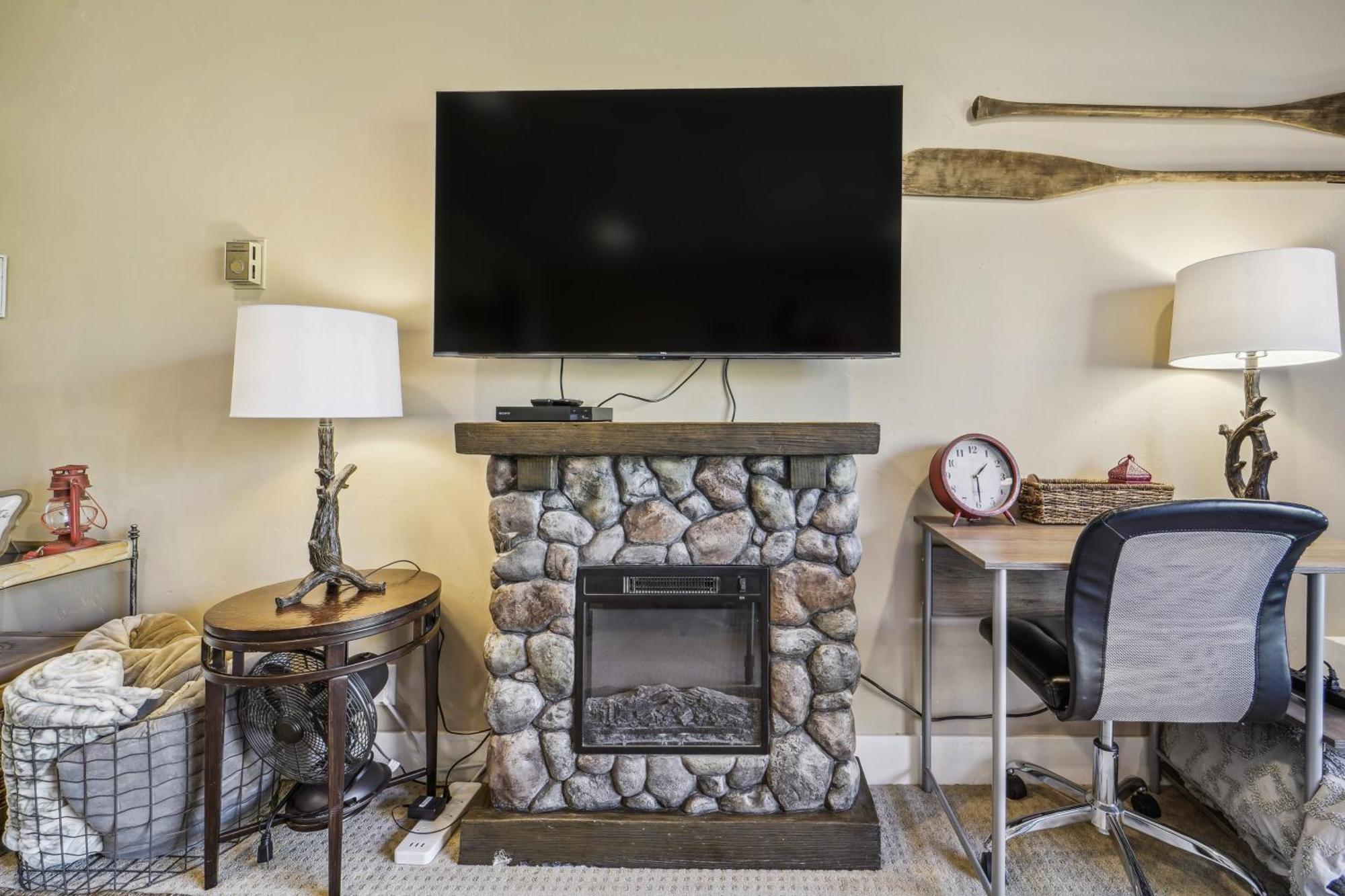 Truckee Studio With Balcony And On-Site Skiing! Exterior photo