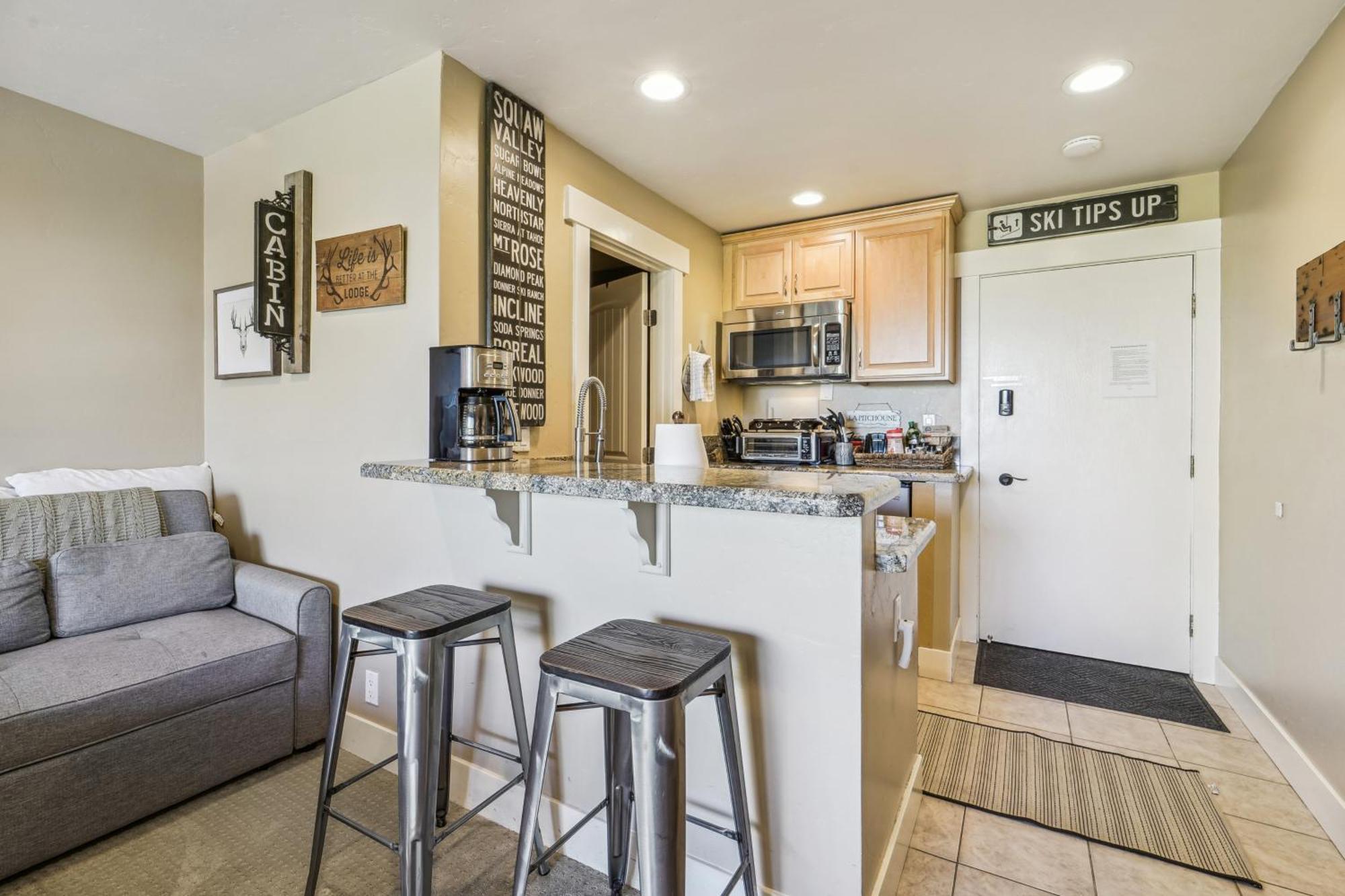 Truckee Studio With Balcony And On-Site Skiing! Exterior photo