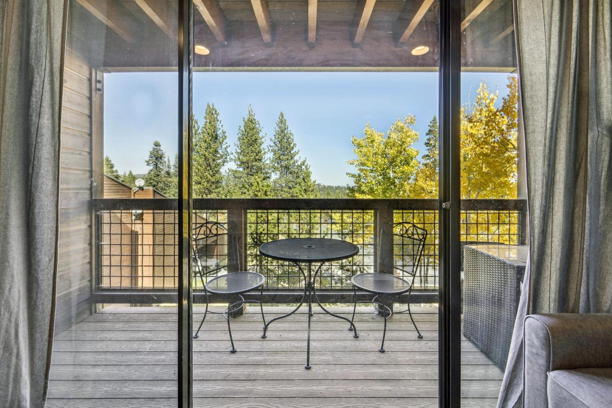 Truckee Studio With Balcony And On-Site Skiing! Exterior photo