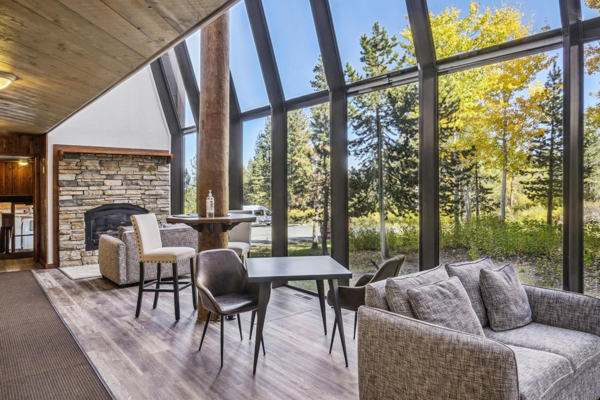 Truckee Studio With Balcony And On-Site Skiing! Exterior photo